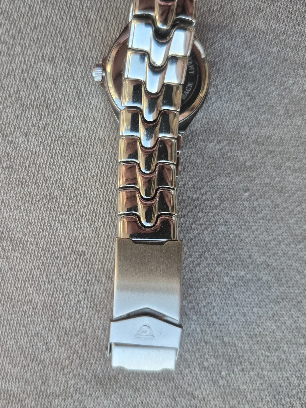 N/A sleek silver